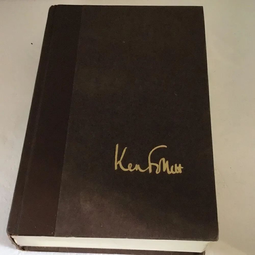 ￼ vintage, 1989 Ken Follett, the pillars of the Earth